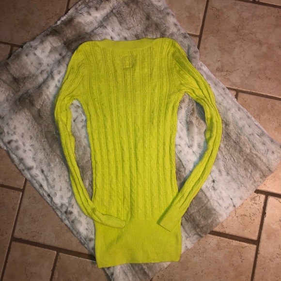 NWT! American eagle sweater - Picture 6 of 11